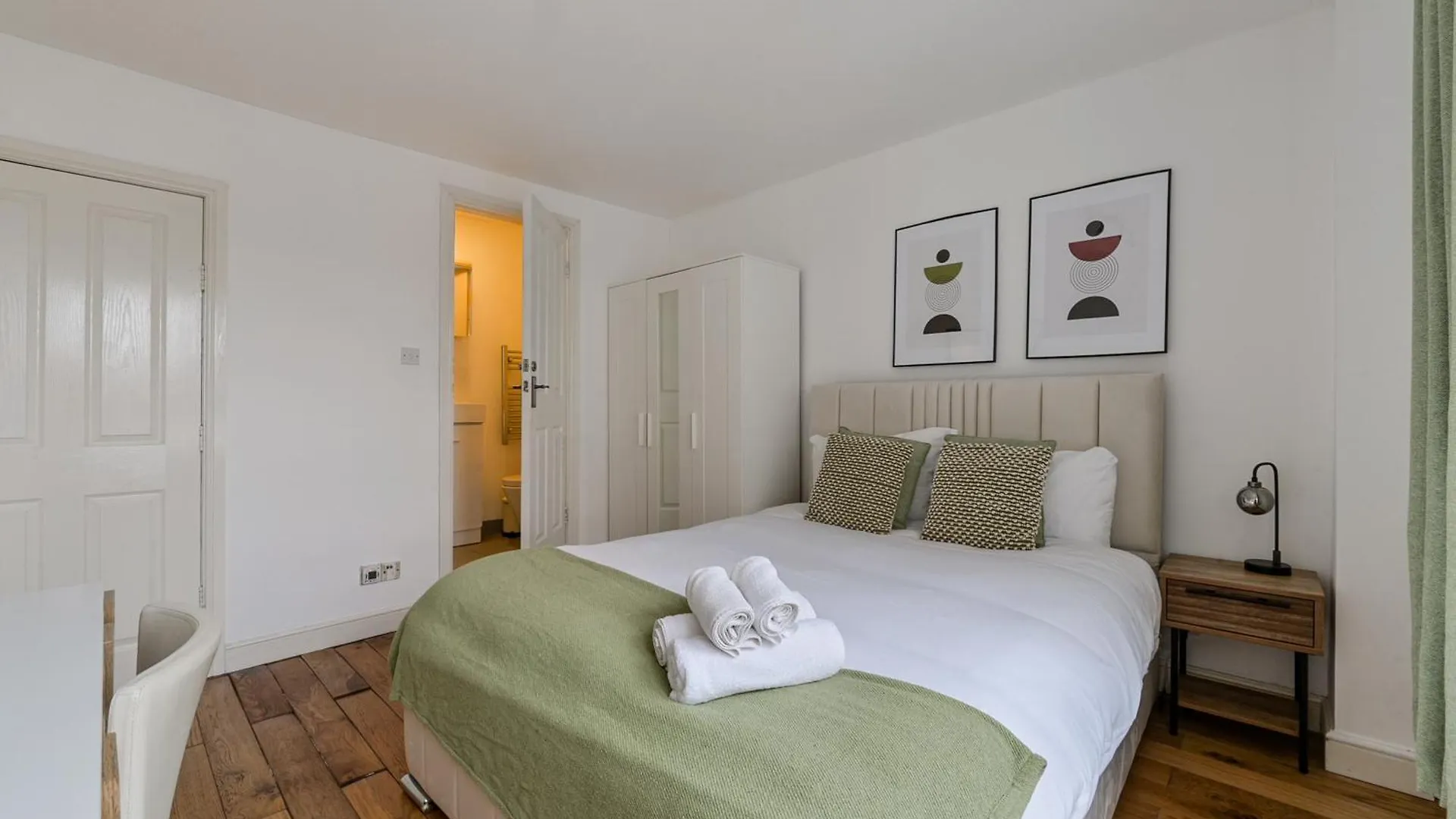 2 Bed 2 Bath In Camden Sleeps 8 Apartment Eltham United Kingdom